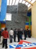 Krásnobřezenské multikulturní centrum YMCA - lezecká stěna (pohled z atria)